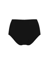 Bombacha tipo brief tiro alto color negro, confeccionada en microfibra suave y sedosa con bordes sin costuras y acabado invisible. Cuenta con un pequeño detalle de logo metálico en la parte superior.