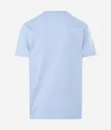 Remera masculina color celeste, de corte comfort, cuello redondo y manga corta. Presenta un estampado localizado de sello náutico con un ancla en el pecho.