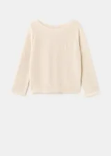 Chaleco de punto grueso color beige, con diseño recto, cuello redondo y sin mangas.