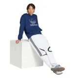 Canguro Adidas color azul con logo del trifolio en el pecho.