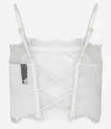 Blusa cropped de encaje color blanco, con escote recto, breteles finos y forro.