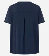 Remera deportiva de manga corta y cuello redondo, confeccionada en tejido técnico de poliamida y elastano. Presenta un diseño liso con costuras laterales y un detalle de recorte en la espalda, ideal para actividades físicas por su ligereza y capacidad de secado rápido.