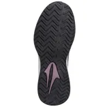 Championes urbanos Topper modelo Rod II Wns, color negro con detalles en violeta malva en el talón y la lengüeta. Presentan perforaciones en la puntera para mayor ventilación, cierre con cordones y suela de goma con entresuela blanca.