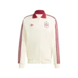Campera deportiva Adidas de la selección de España, modelo alternativo. Diseño en color blanco con cuello tipo polo en bordó, mangas con las icónicas tres tiras de la marca en bordó y logo del trébol y escudo de la federación en el pecho.