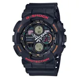 Reloj analógico-digital Casio G-Shock con caja y malla de resina negra. Presenta una esfera robusta con detalles en rojo y naranja, resistencia a impactos y al agua hasta 200 metros.