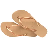 Sandalias de goma Havaianas modelo Slim, color gris oscuro, con tiras finas metálicas y diseño clásico de dedo.
