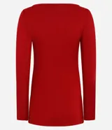 Blusa ajustada de malla rib color rojo, con cuello alto y mangas largas. Presenta fruncido en los laterales.