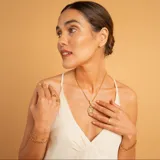 Pulsera de eslabones ovalados alternados en oro blanco y oro amarillo de 9k.