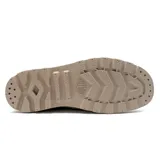 Botas de caña media color beige, con cordones y suela de goma con relieve.