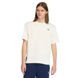 Remera de algodón de corte holgado, color blanco, con cuello redondo y mangas cortas. Presenta un pequeño logo de Adidas Originals bordado en el pecho y una etiqueta decorativa en el ruedo lateral.