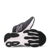 Championes de running New Balance 680 V9, color negro con detalles en rosado y entresuela blanca. Cuentan con capellada de malla transpirable y ajuste por cordones.