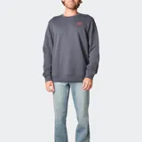 Buzo de cuello redondo Wrangler, color gris oscuro, con detalle de costura en V en el cuello y logo bordado en color rojo en el pecho.