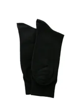 Medias de caña media Hush Puppies color negro, con logo de la marca tejido verticalmente en el lateral.