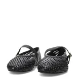 Zapatos chatos Bottero color marrón caramelo, con capellada calada y tira sobre el empeine con hebilla dorada.