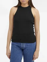 Musculosa negra de algodón orgánico con spandex, tejido acanalado y cuello alto.