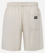 Bermuda de jean para hombre, color gris oscuro con efecto acid wash, cintura elástica con cordón de ajuste, bolsillos y tag aplicado.