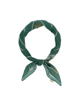 Pañuelo cuadrado de seda color verde esmeralda con estampado floral y motivos botánicos en tonos beige y amarillo pálido.