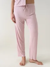Pantalón para dormir de viscosa rosada, de pierna recta, con cintura elastizada y cordón ajustable a tono.