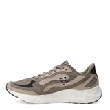 Championes de running New Balance Fresh Foam Arishi v4, color marrón con detalles en negro y blanco. Presentan una parte superior de malla transpirable con refuerzos sintéticos, el logo N característico en el lateral y una entresuela con tecnología Fresh Foam para mayor amortiguación.