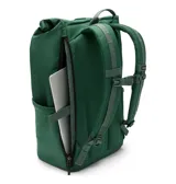 Mochila Columbia de 27 litros con diseño roll-top, confeccionada en tejido resistente al agua con revestimiento de PU. Cuenta con respaldo de malla transpirable, tirantes acolchados ergonómicos, funda interna para portátil de 15 pulgadas, bolsillos laterales para botellas y bolsillo frontal con cierre.