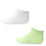 Pack de dos pares de medias tipo soquetes, una en color blanco y otra en color verde lima, con diseño deportivo y elástico en el empeine.