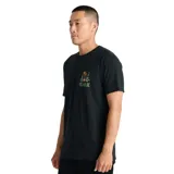 Remera Roark de manga corta y cuello redondo en color negro, con un pequeño estampado gráfico de cactus y flores en el pecho.