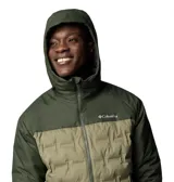 Campera técnica con capucha, impermeable y transpirable, con tecnología termorreflectante Omni-Heat Infinity y aislamiento de plumón de 650 fill power. Presenta un diseño de bloques de color en tonos verde, con construcción HeatSeal sin costuras en el panel frontal y cierre frontal completo.