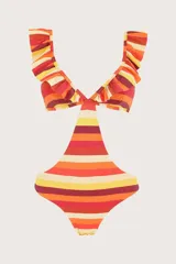 Trikini entero con estampado a rayas horizontales en tonos naranja, amarillo y rojo, con volados en la parte superior del corpiño triangular.