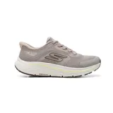 Championes Skechers Slip-Ins Go Run Consistent 3, color gris topo (taupe), diseñados para running con tecnología sin manos, amortiguación ligera y parte superior de malla transpirable.