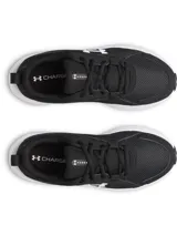 Championes de running Under Armour modelo Assert 11, color negro con suela blanca. Presentan parte superior de malla transpirable con revestimientos de cuero y logo lateral en contraste.