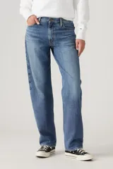 Jeans Levi's modelo 94 Baggy de corte holgado y tiro medio, con lavado azul clásico y efecto desgastado.