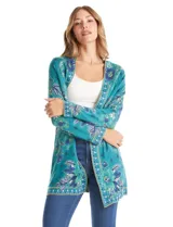 Cardigan abierto de punto, marca Ruby Rd, con diseño estampado de flores y guardas decorativas en los bordes frontales y puños. Presenta mangas largas y una silueta relajada sin botones.