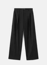 Pantalón de vestir negro de tiro medio con diseño wide leg, detalle de pinzas frontales, bolsillos laterales y cierre delantero con botón, gancho y cremallera ocultos.