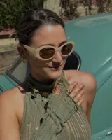 Anillo de diseño artesanal con estructura entrelazada de líneas irregulares y acabado orgánico. Pieza ajustable fabricada en metales nobles.