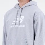 Canguro con capucha New Balance de felpa francesa, color gris jaspeado, con bolsillo frontal tipo canguro y logo de la marca estampado en el pecho.