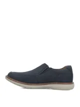 Zapatos slip on de cuero color azul marino, con paneles elásticos laterales y suela de goma en tono claro.