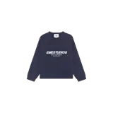 Sweater de punto color azul marino de Eme Studios, con cuello redondo y diseño de tejido texturizado en zigzag. Presenta el logotipo de la marca estampado en el pecho en color blanco, acompañado de texto descriptivo debajo.