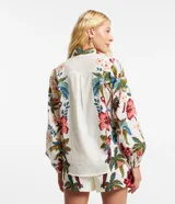 Camisa de manga larga confeccionada en algodón cambraia texturizado con estampa floral.