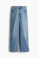 Jean wide leg de tiro alto en denim de algodón con leve elasticidad. Diseño clásico de cinco bolsillos, con piernas amplias y corte holgado.