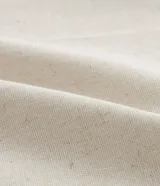 Pantalón de sastrería wide leg color beige, confeccionado en viscosa certificada y lino. Tiene elástico en la espalda para mejor ajuste.