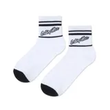Medias cortas de algodón color blanco con puntera negra y detalle de rayas negras en el tobillo. Incluye el logo de Caterpillar bordado en la parte superior.