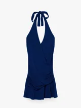 Vestido mini negro de poliamida, con escote halter profundo, detalles fruncidos en los laterales y falda corta con volados en el ruedo.
