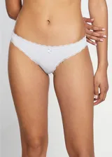 Pack de dos bombachas culotte color blanco, de microfibra con encaje en la cintura y en la abertura de las piernas.