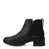 Botas cortas de cuero negro con textura granulada, cierre lateral y suela de goma con taco cuadrado bajo.