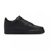 Zapatilla deportiva Nike Air Force 1 '07, modelo de corte bajo, completamente en color negro, incluyendo la suela, capellada de cuero y cordones.