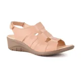 Sandalia de cuero negra con diseño de tiras anchas en el empeine, ajuste con velcro en el tobillo y plataforma baja.