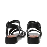 Sandalias de cuero negro Bottero, con tiras delanteras múltiples y tira en el tobillo con hebilla, todas con diseño calado. Presentan taco bajo cuadrado y puntera cuadrada.