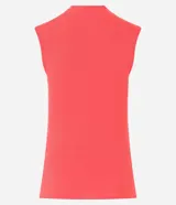 Musculosa de viscosa color celeste, con cuello alto y textura acanalada de corte al cuerpo.