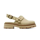 Zapato de plataforma Korium modelo Reese, color beige, con suela track y tira ajustable en el talón con hebilla metálica.