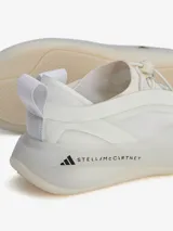 Zapatillas Adidas by Stella McCartney Sportswear Low Ground color blanco con detalles en gris.